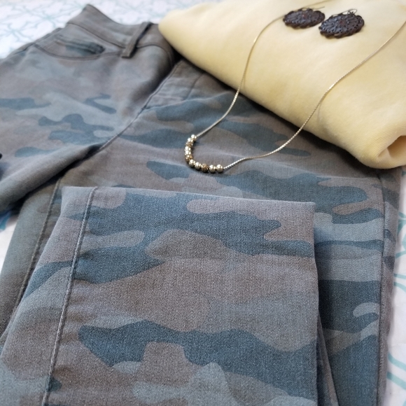 Camo Jeggings - Picture 2 of 7